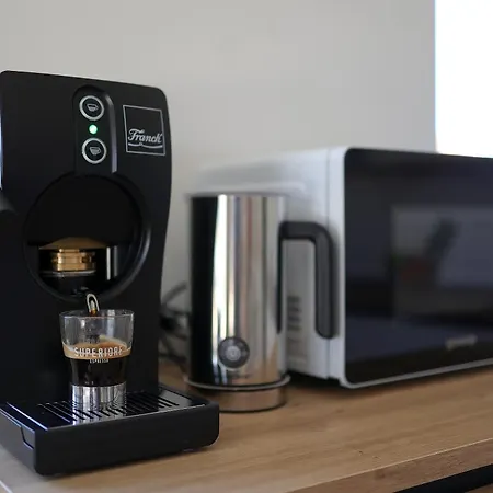 Papa's Court Ii With Pool Pašman