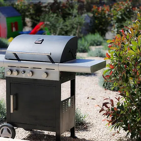 Papa's Court Ii With Pool Villa