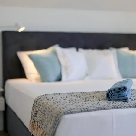 Villa Papa's Court Ii With Pool