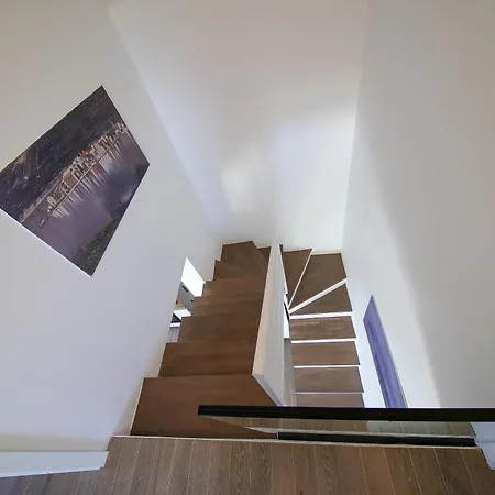 Papa's Court Ii With Pool Pašman