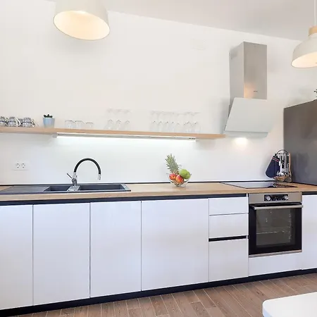 Papa's Court Ii With Pool Villa *