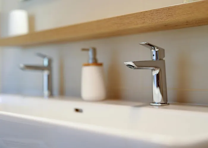 Papa's Court Ii With Pool فيلة *